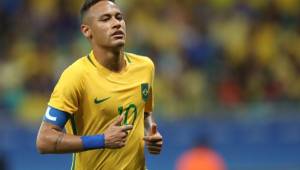 Afición brasileña no olvida lo que le ha ocurrido a Neymar cuando enfrenta a Honduras y han pedido que no lo lesionen. Foto EFE