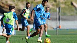 El delantero hondureño Anthony 'El Choco' Lozano tendrá una nueva oportunidad en el Tenerife de España para consolidarse como artillero. Foto Cortesía
