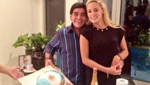 Maradona, de 54 años, y Oliva, de 24, iniciaron en 2011 una relación.