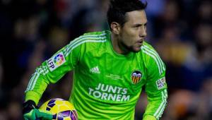 Diego Alves tiene 31 años y pertenece al Valencia de España.