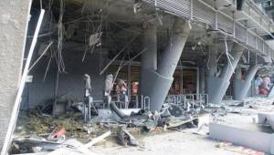 Las dos bombas causaron daños en la fachada y equipamiento del moderno estadio de Shakhtar. Foto Twitter