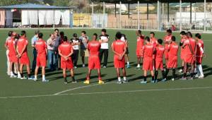Directivos de Olimpia se reunieron con los jugadores y cuerpo técnico antes de iniciar trabajos. (Fotos: DIEZ)