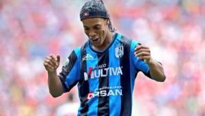 Ronaldinho llegó al Querétaro en septiembre y acaparó la atención mediática.