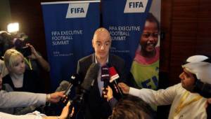 Gianni Infantino hablando ante los medios en Qatar. (Reuters)