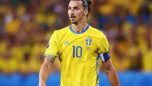 Zlatan Ibrahimovic anuncia su futuro días después de haber jugado su última Eurocopa con Suecia.