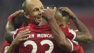 Jugadores del Bayern Múnich celebran uno de los goles marcados ante Herta.