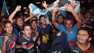 Los seguidores de Motagua tenían ahogado el grito de Campeón y lo celebraron con todo. (Fotos: DIEZ)
