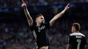 Tadic celebrando el tercer gol del Ajax frente al Real Madrid en el Bernabéu.