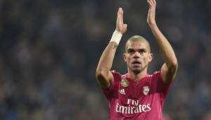 Pepe regresó a jugar con el Real Madrid después de una lesión ante el Atlético de Madrid.
