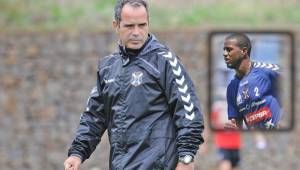 El entrenador del Tenerife espera que Juan Carlos García pueda jugar con el equipo el próximo año.
