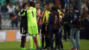 Keylor Navas y Guillermo Ochoa tienen una gran relación.