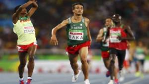 El atleta argelino Abdellatif Baka se llevó los elogios de todos los presentes en el Estadio Olímpico de Río de Janeiro. (EFE)