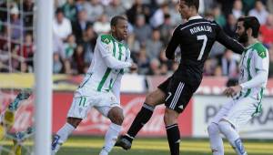 El momento justo cuando Cristiano le daba la patada al brasileño Edimar.