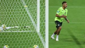 Neymar comienza a generar líos por su bajo nivel en la selección brasileña. Foto EFE