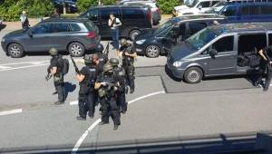 La policía de Alemania se mantiene en alerta tras el ataque a un cine.