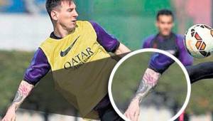 Messi comenzó con un tatuaje dedicado a su madre y otro a su hijo Thiago.
