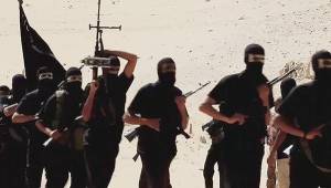 Los yihadistas que aparecen en el video alaban al autor de la masacre de Orlando, Omar Mateen.