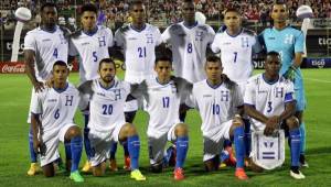 La Selección de Honduras partió esta mañana de Asunción rumbo a Porto Alegre para enfrentar el miércoles a Brasil. Foto EFE