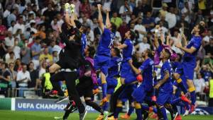 El plantel de Juventus celebró en el Bernabéu el pase a la final de Champions. (AFP)