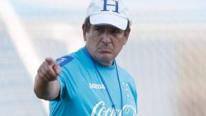 Jorge Luis Pinto se mantiene al mando de la Selección de Honduras. Negó las informaciones de su posible marcha a Chile.