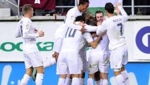 La celebración de los jugadores del Real Madrid ante el Eibar. Foto AFP.
