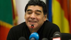 Maradona sorprendió a todos al asegurar que su preferido para el Balón de Oro no es Messi ni Cristiano, sino Manuel Neuer. Foto AFP