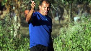 Wilmer Cruz, técnico del Juticalpa, criticó a Liga Nacional por calendarizar los juegos de repesca a mitad de semana. Foto DIEZ
