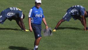 Jorge Luis Pinto enfrentará la Copa Oro con pocos legionarios, se ha decidido por la base de jugadores que ha tenido en microciclos. Foto Ronald Aceituno