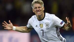 El jugador alemán no seguirá vistiendo la camiseta de su selección.