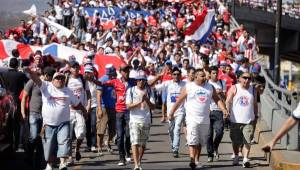 La barra Ultra Fiel de Olimpia tiene prohíbido el ingreso a Costa Rica. (DIEZ/Archivo)