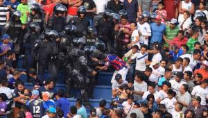 Más de 900 elementos de la policía se encuentran en el estadio Nacional.