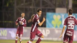 El uruguayo Fabrizio Ronchetti se lució con dos tantos en su debut con el Deportivo Saprissa en Costa Rica. (Nacion.com)