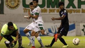 Carlos Plummer estuvo punto de marcar un gol en su debut con la camisa del Olimpia. Foto Delmer Martínez