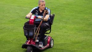 Óscar Tabárez, entrenador de Uruguay, pasa por un momento complicado por su salud.