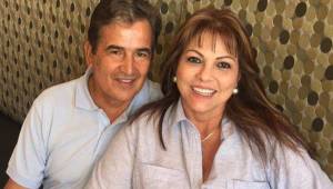 Jorge Luis Pinto, entrenador de Honduras y Claudia Uribe, mantienen una relación de hace más de una década y el colombiano cuenta el secreto de amor.