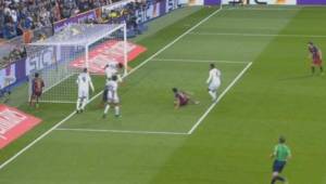 Marcelo evitó el 3-0 al estar en la línea de gol y sacarlo de cabeza.