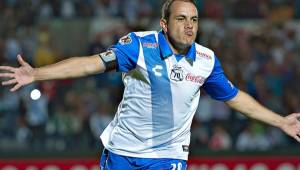 Cuauhtémoc Blanco se retira del fútbol vistiendo la camisa del Puebla.