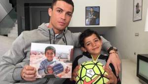 Cristiano Ronaldo junto a su hijo Cristiano Jr.