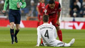 El defensor del Real Madrid tuvo que salir de cambio ante la lesión sufrida.