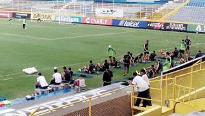 La selección de México entrenó esta tarde en el estadio Cuscatlán de El Salvador.