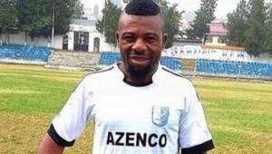Esta es la apariencia de Victor Emenayo quiena firma tener 23 años, pero su club cree que tiene más de 40.