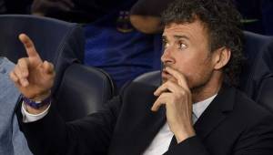 El entrenador del Barcelona, Luis Enrique hoy en el banquillo en el Camp Nou.