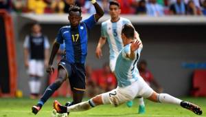 El delantero hondureño Alberth Elis fue el jugador más destacado que tuvo la Selección de Honduras este miércoles ante Argentina en Río 2016. Foto AFP