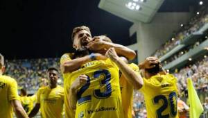 Los jugadores del Cádiz celebrando un gol en el estadio Ramón de Carranza esta temporada antes de la llegada del Coronavirus. Foto cortesía