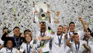 Real Madrid al momento de levantar su undécima Champions.