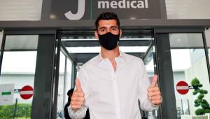 Álvaro Morata llegó a Turín y ya lució nuevamente los colores de la Juventus.