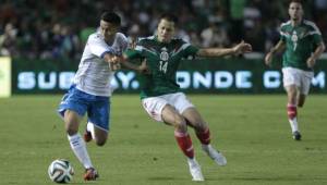 'Chicharito' Hernández se ha convertido en el nuevo goleador mexicano en partidos contra Honduras. (Foto: Wendell Escoto).
