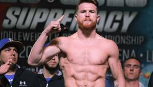 Canelo Álvarez dijo que la reacción de Floyd Mayweather a su contrato es porque superó el que logró el retirado campeón hace unos años.