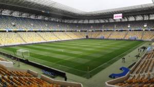 Quedan nueve jornadas por disputar en el campeonato de Ucrania. Antes de cada partido se tomará la temperatura a los aficionados, jugadores y árbitros implicados.