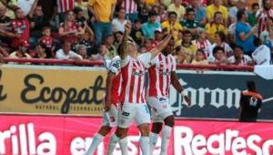 Brayan Beckeles jugó los 90 minutos en el triunfo del Necaxa.